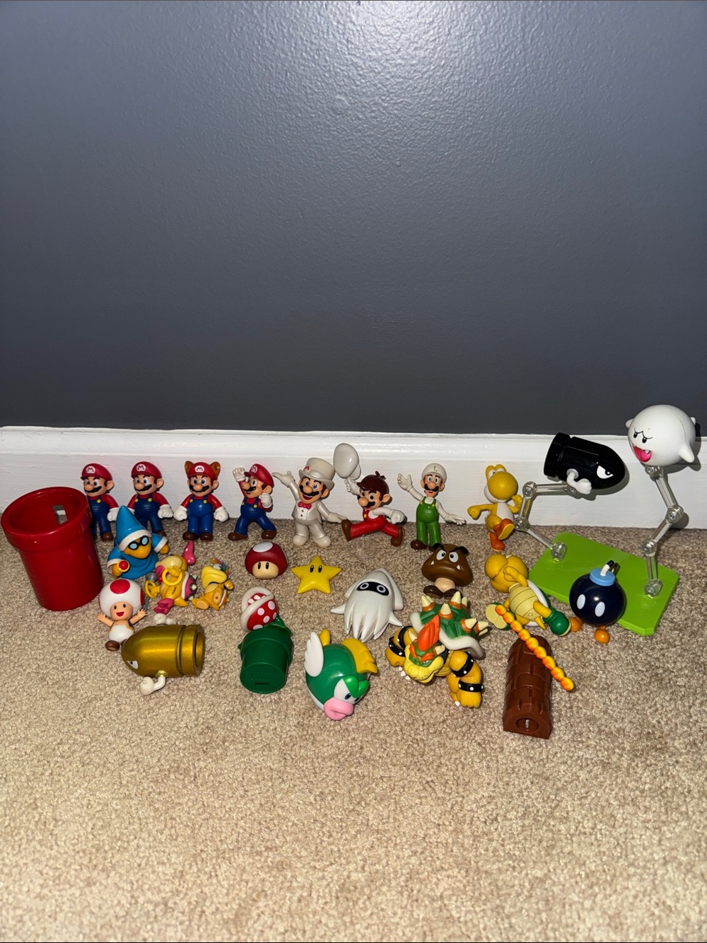 BIG LOT of Used Jakks Pacific Super Mario Action Figures and Power-Ups READ
